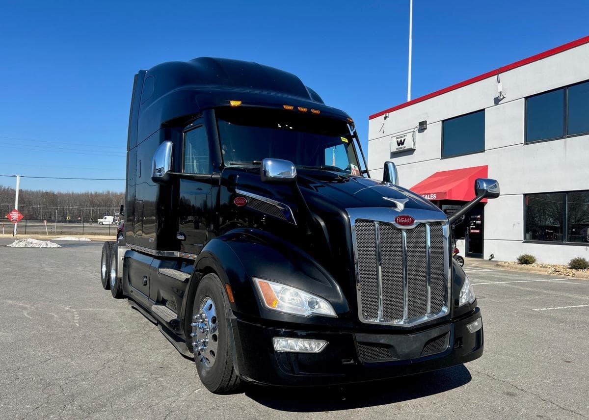 2023 Peterbilt 579