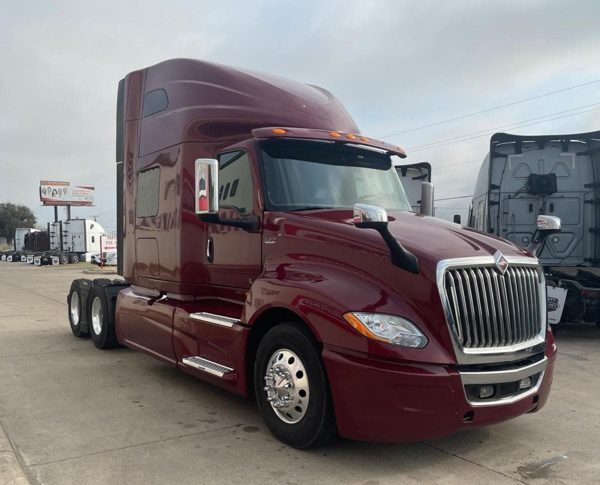 2023 International LT