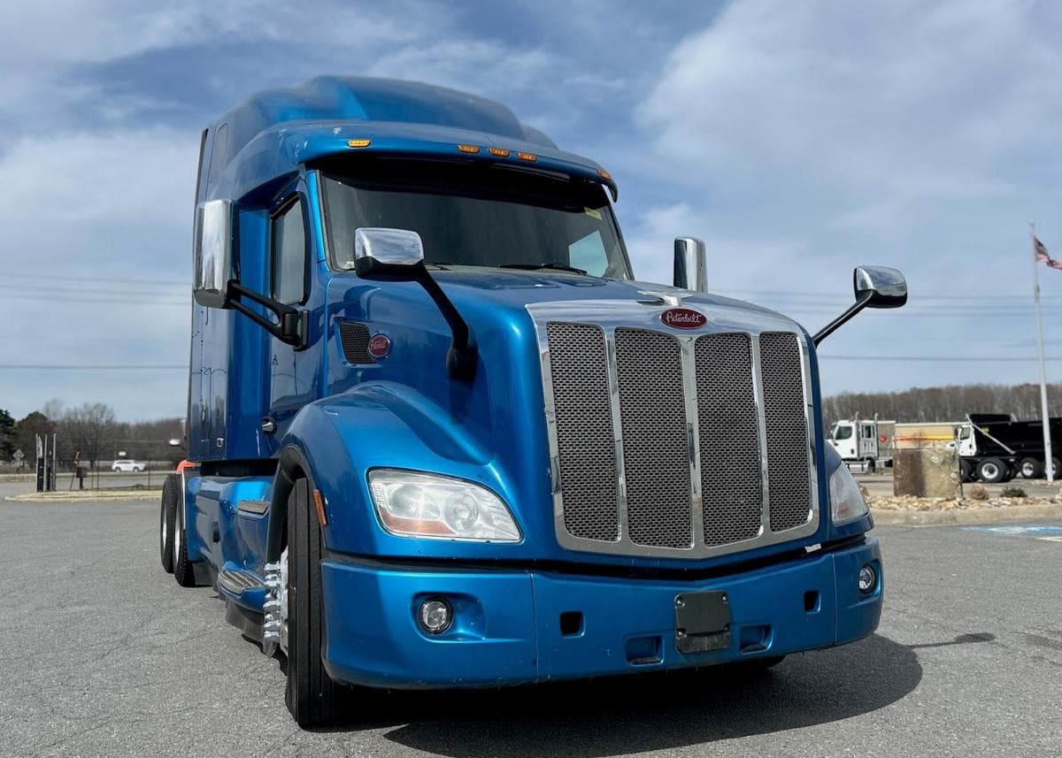 2023 Peterbilt 579