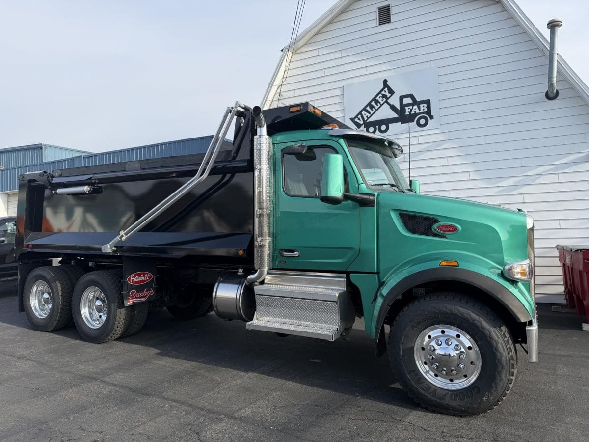 2025 PETERBILT 567 Cab Chassis Truck