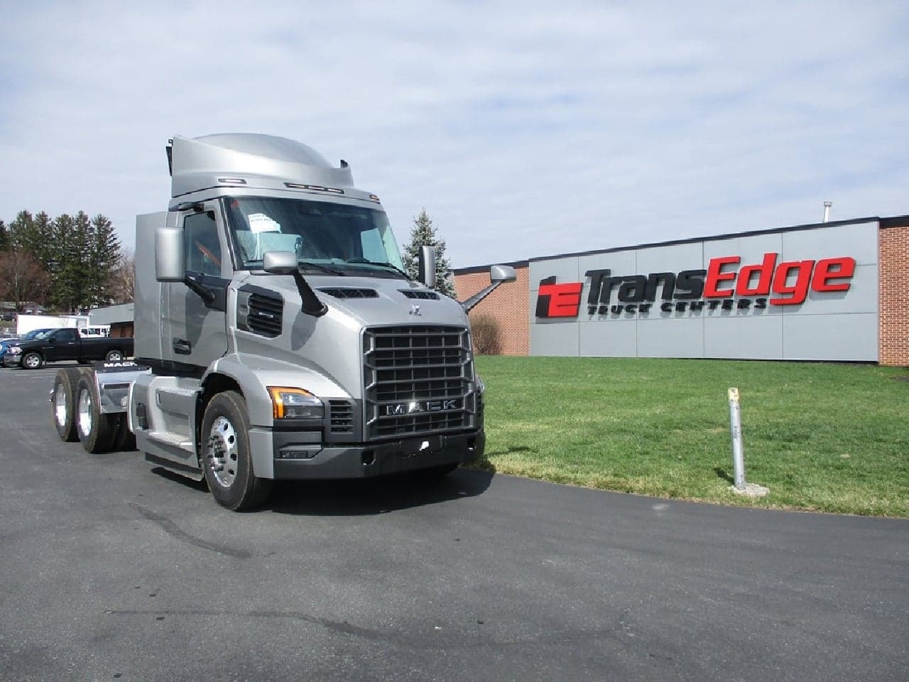 2027 Mack Anthem