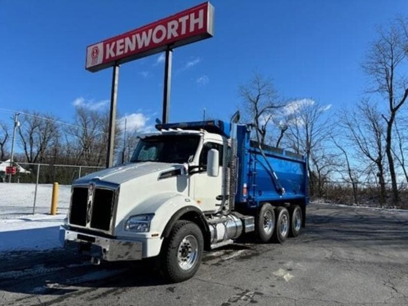 2025 Kenworth T880