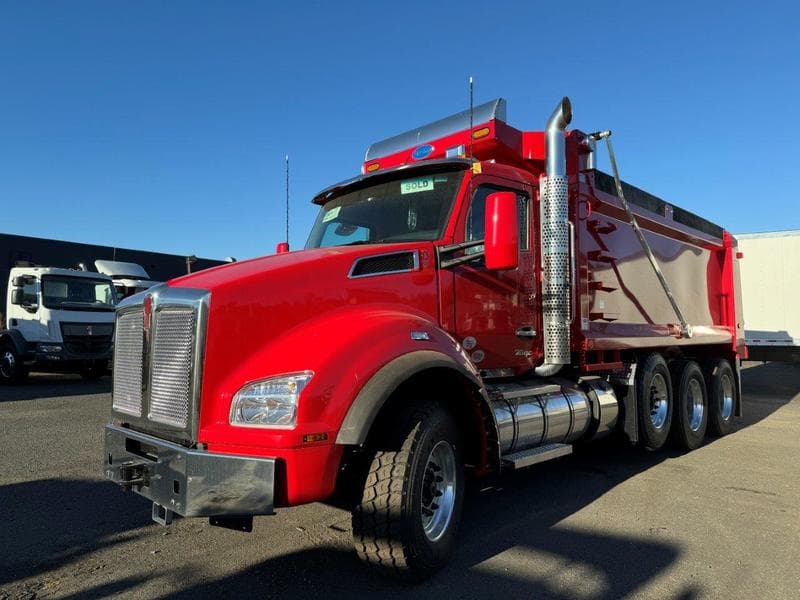 2025 Kenworth T880