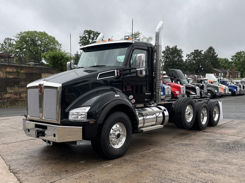 2026 Kenworth T880
