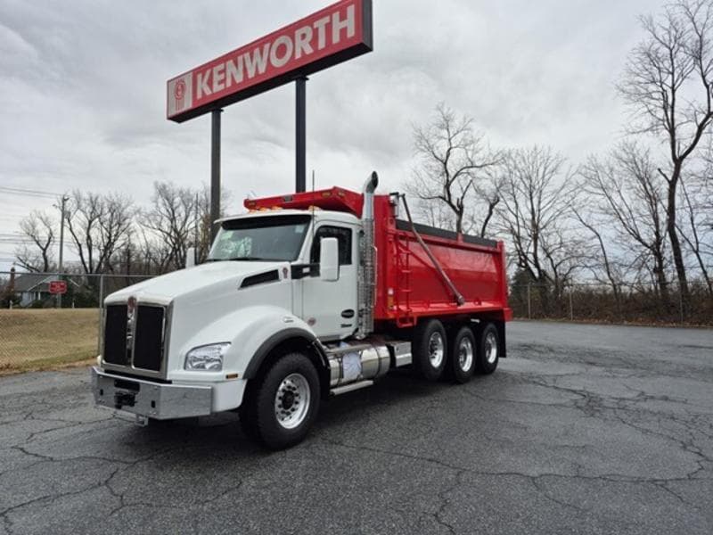 2025 Kenworth T880