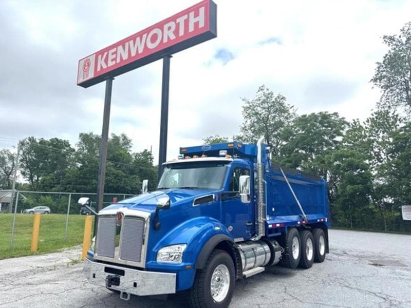 2025 Kenworth T880