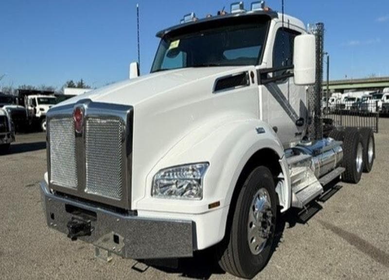 2027 Kenworth T880