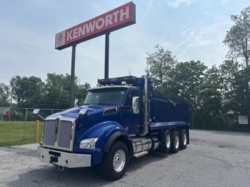 2025 Kenworth T880
