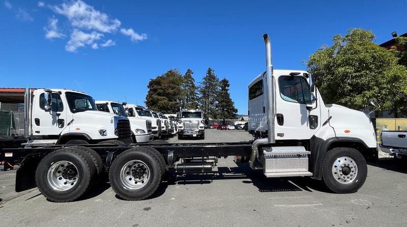 2025 Freightliner 114SD
