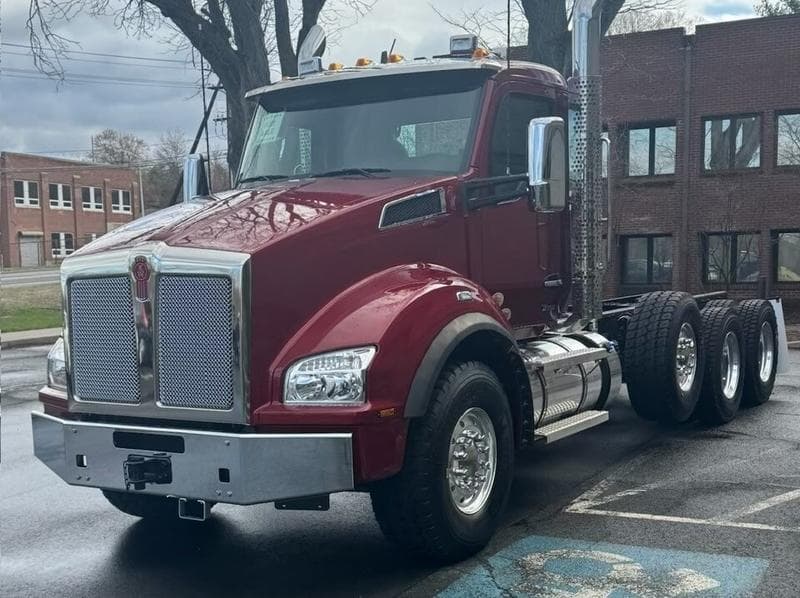 2026 Kenworth T880