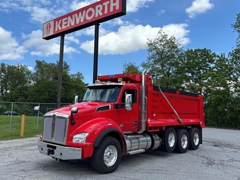 2025 Kenworth T880