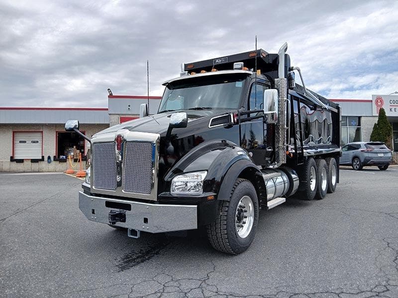 2025 Kenworth T880