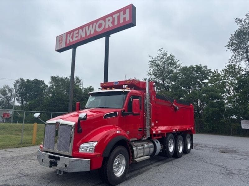 2025 Kenworth T880