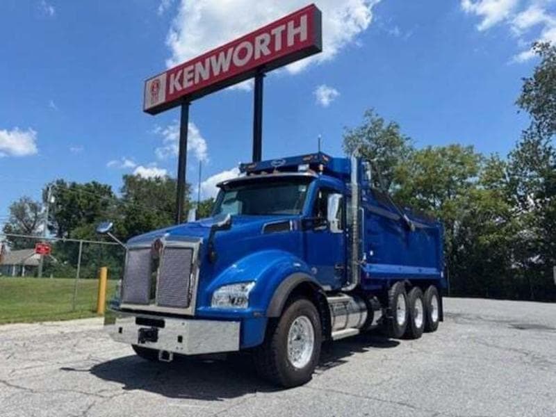 2025 Kenworth T880