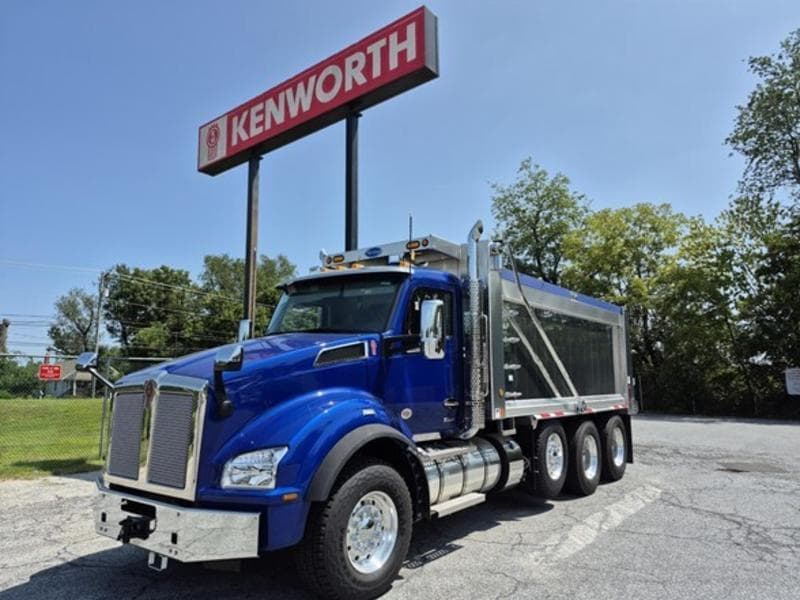 2025 Kenworth T880