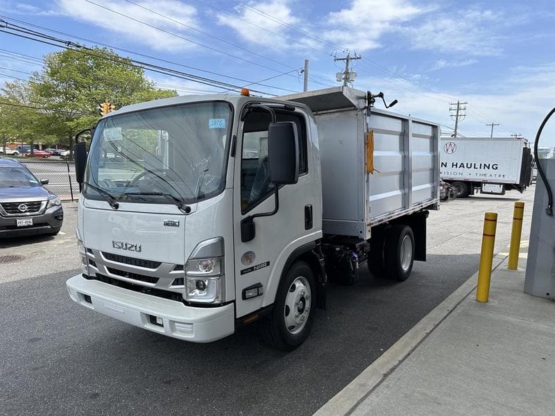 2024 Isuzu NRR