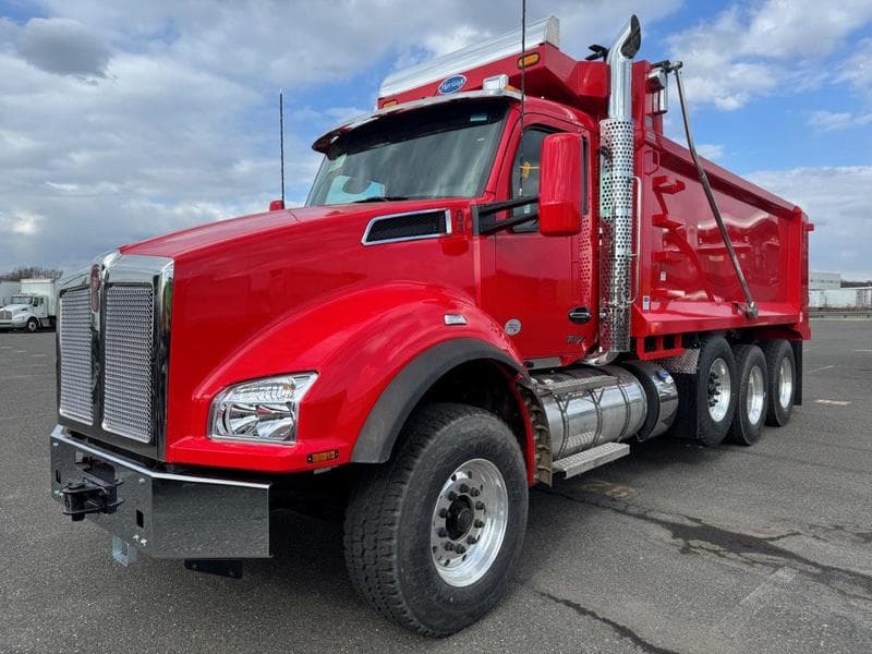 2025 Kenworth T880