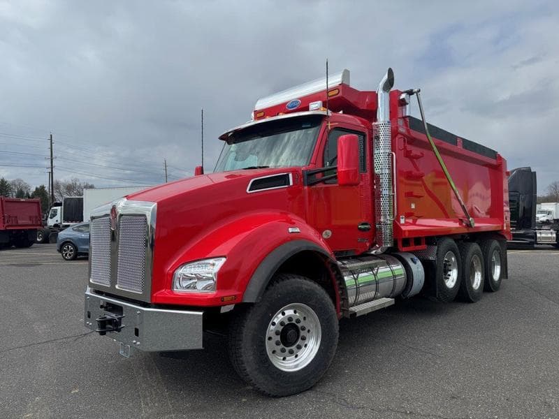 2025 Kenworth T880
