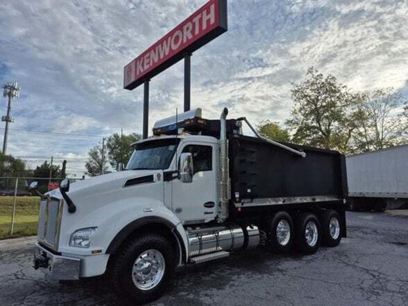 2025 Kenworth T880