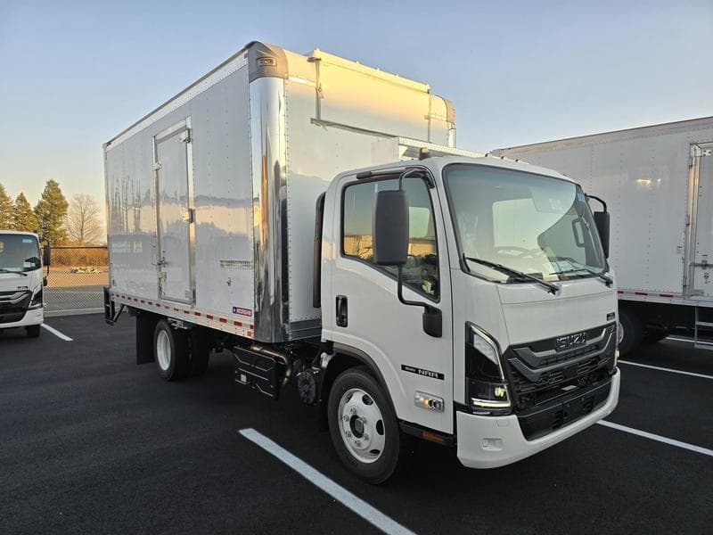 2025 Isuzu NRR