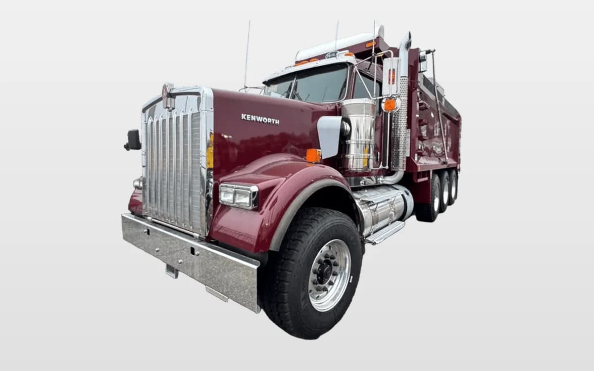 2025 Kenworth W900