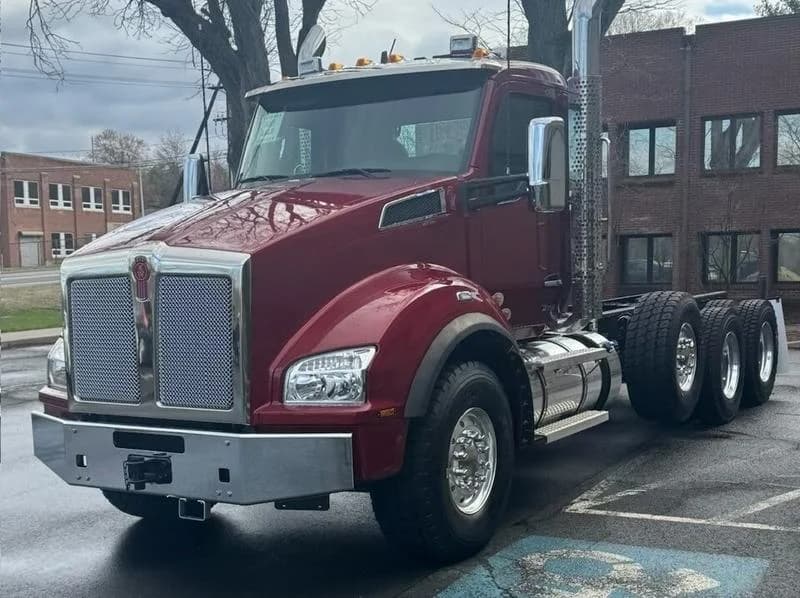 2026 Kenworth T880