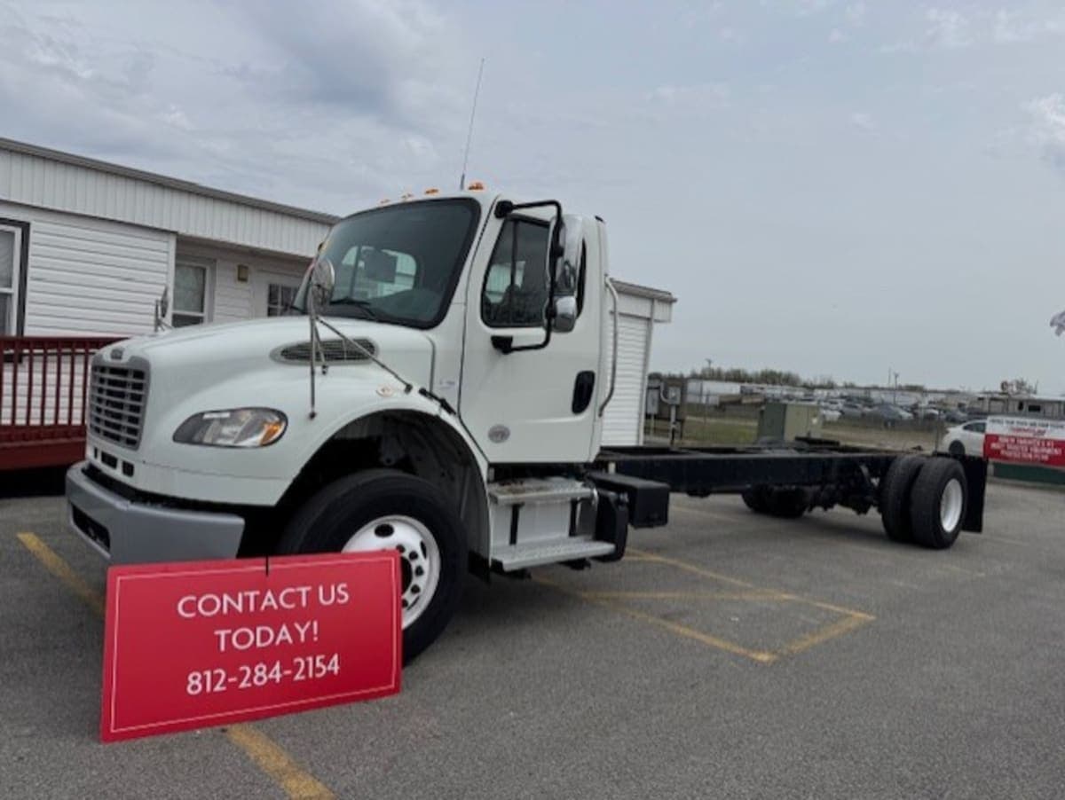 2021 Freightliner M2 106