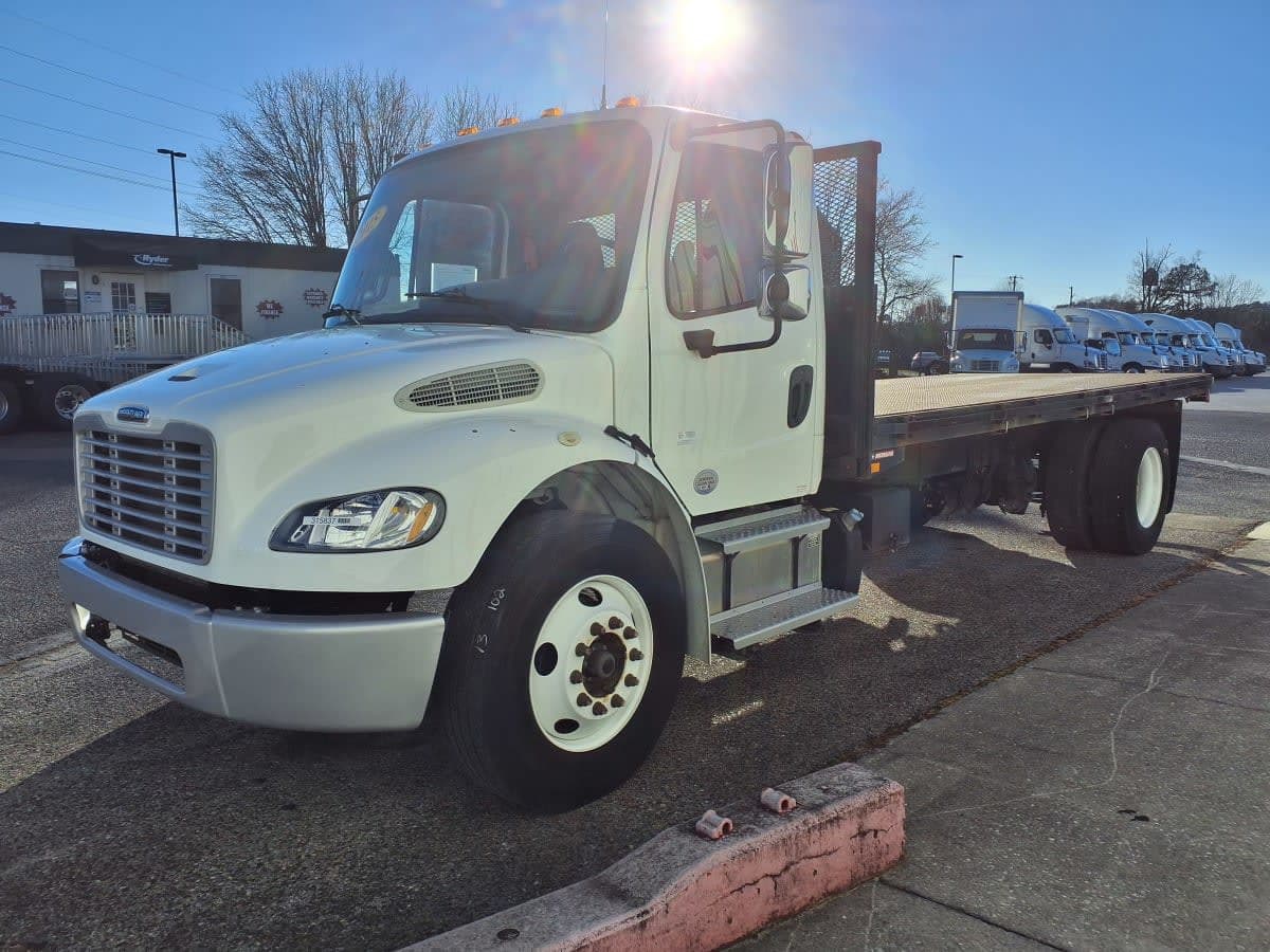 2015 Freightliner M2 106