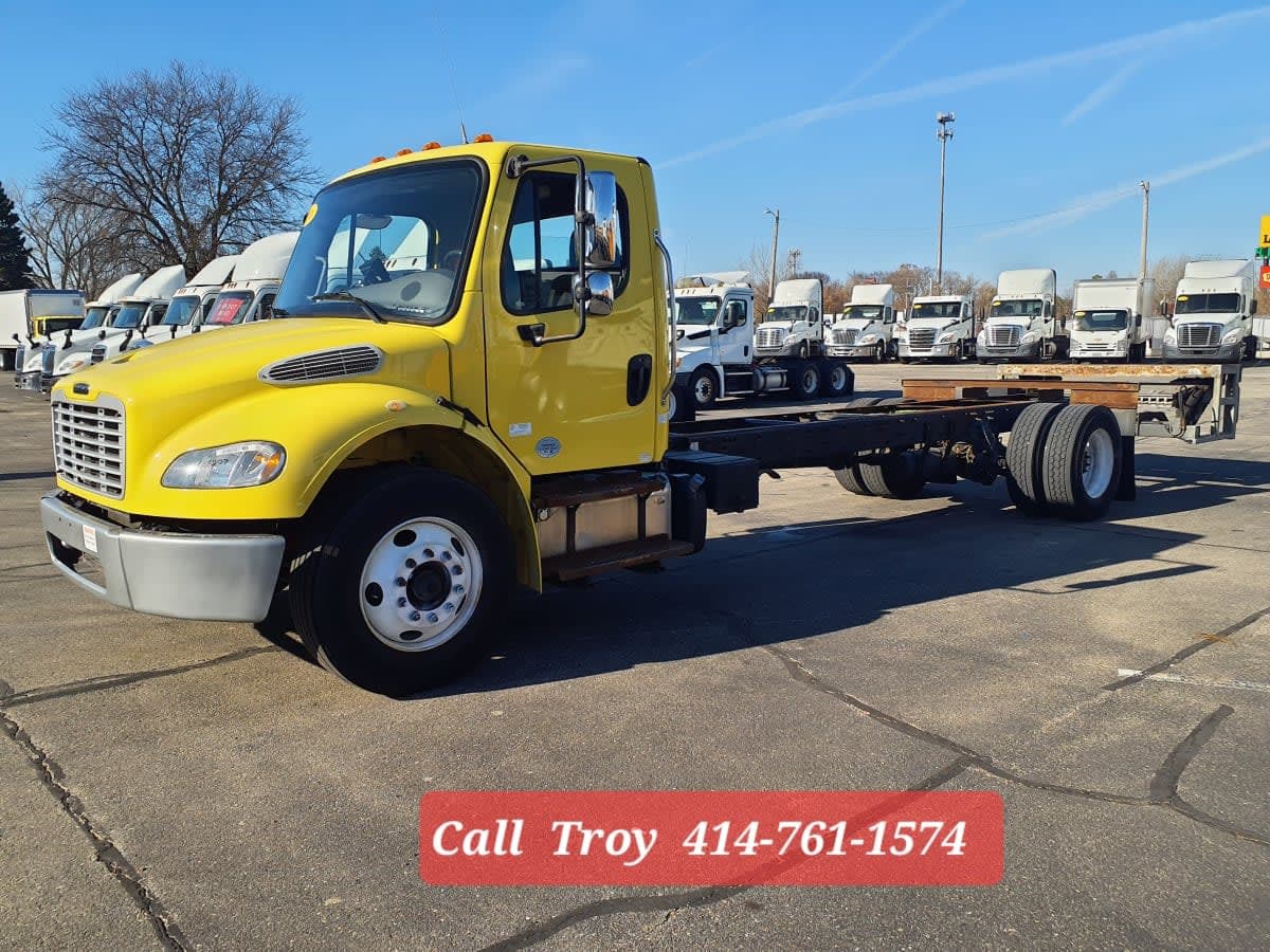 2016 Freightliner M2 106