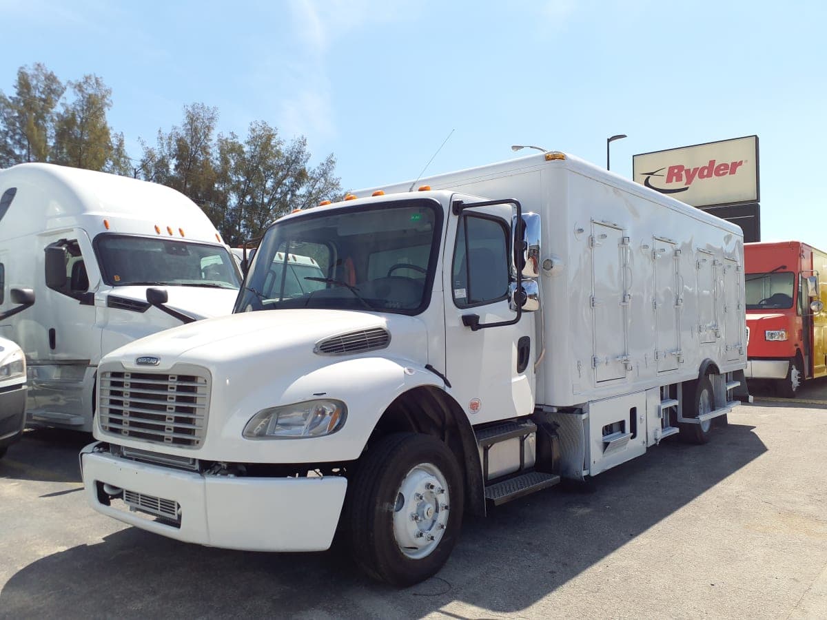 2017 Freightliner M2 106