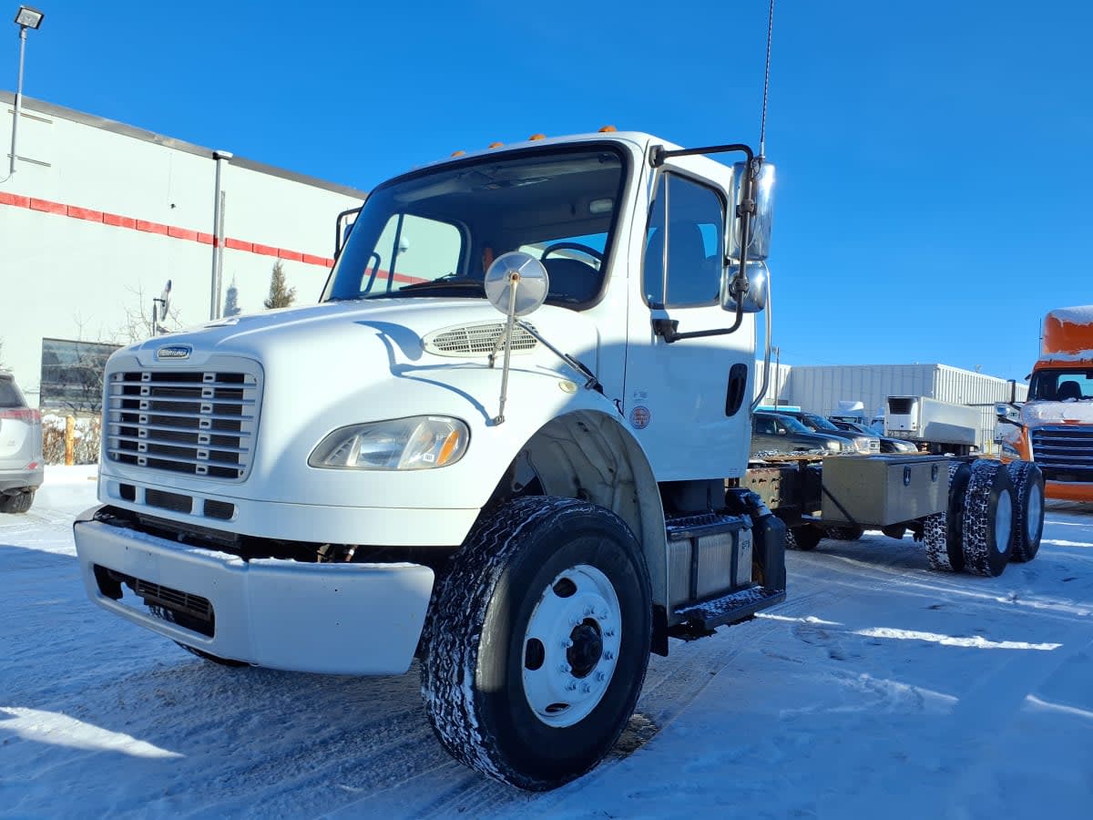 2017 Freightliner M2 106