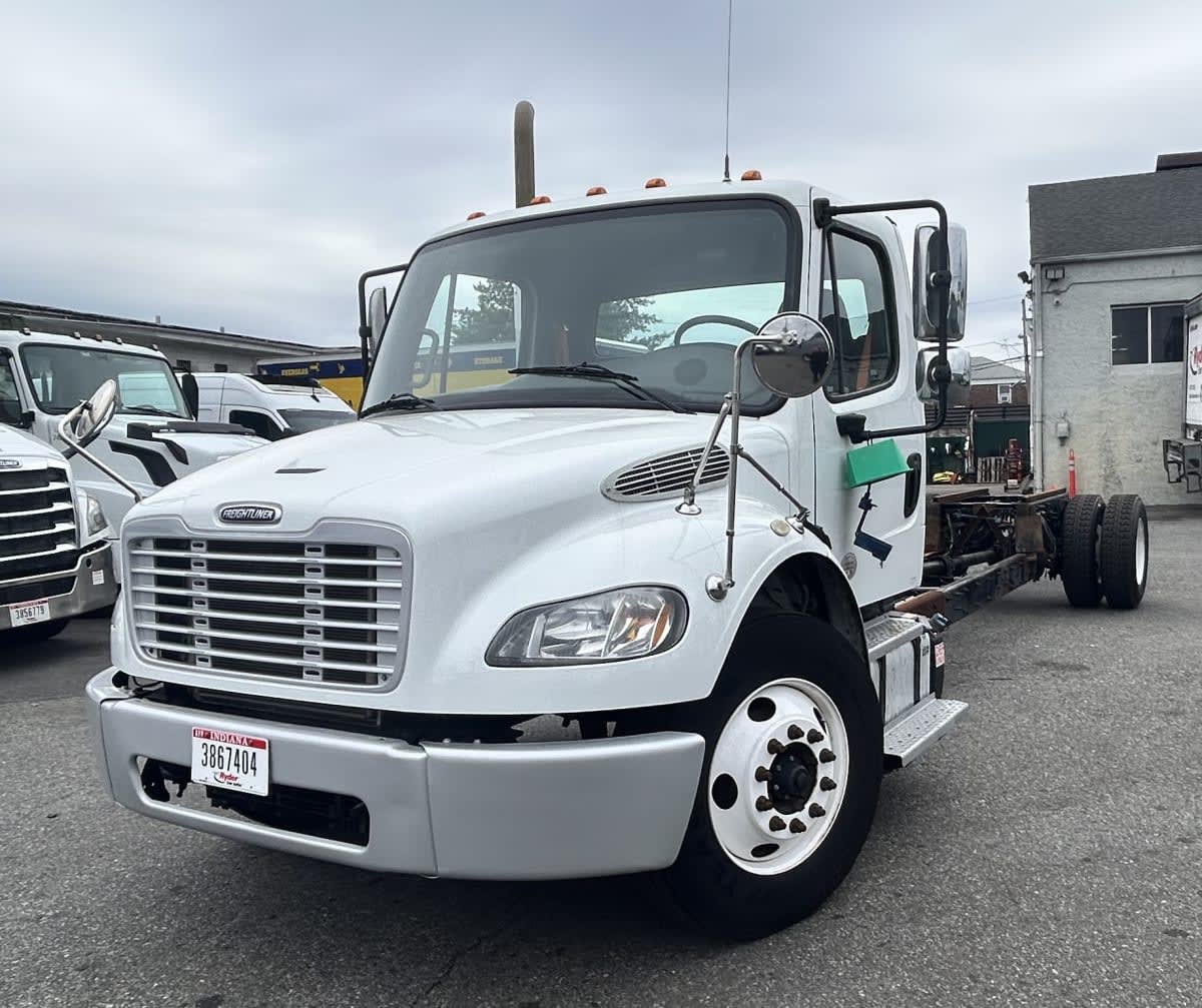 2017 Freightliner M2 106