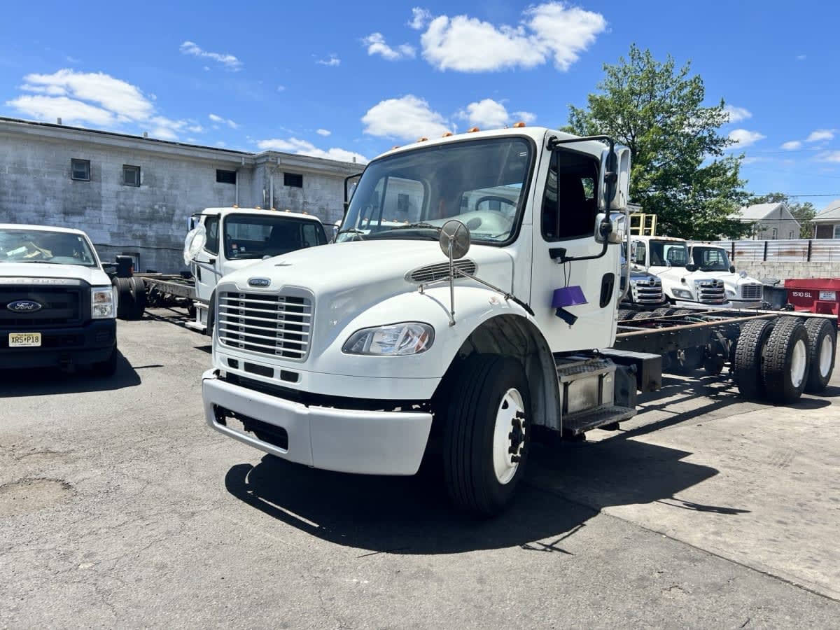 2017 Freightliner M2 106