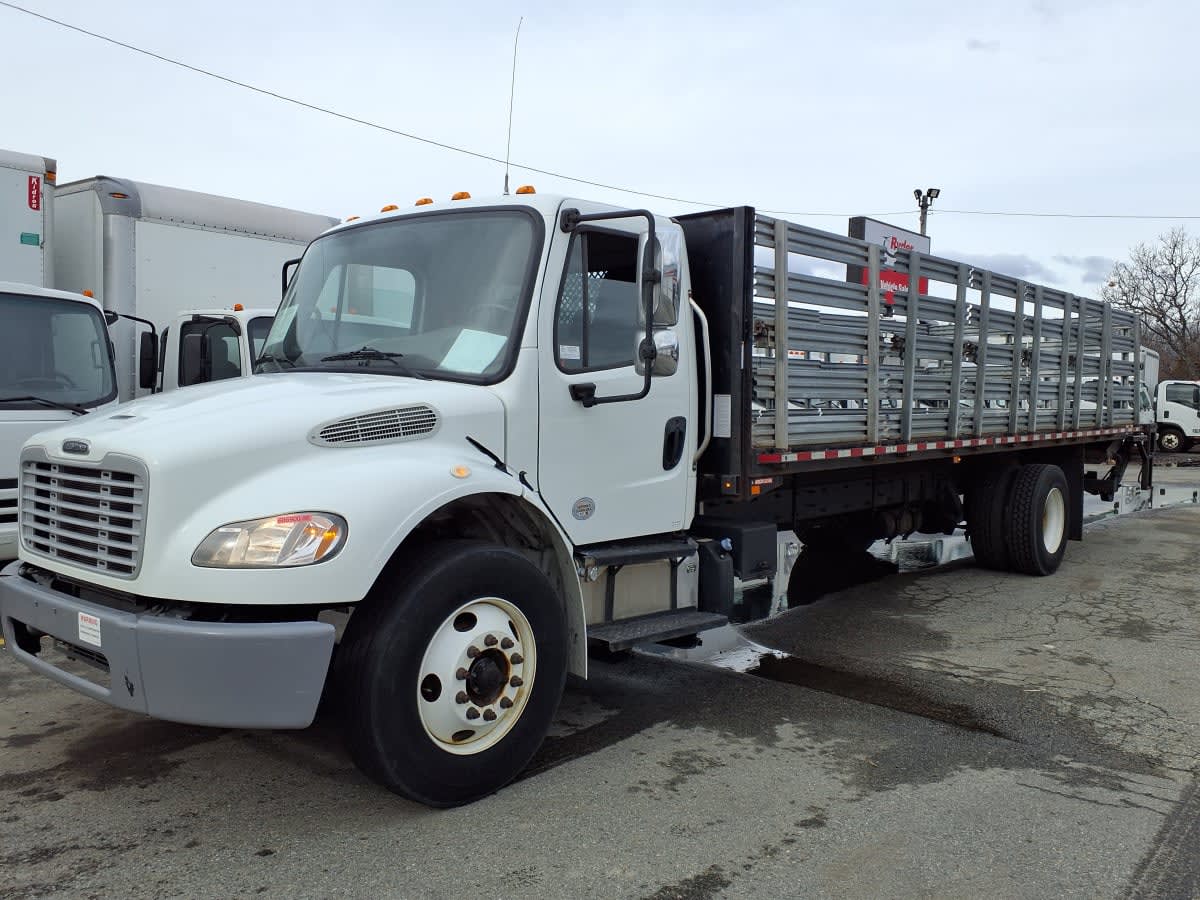 2018 Freightliner M2 106