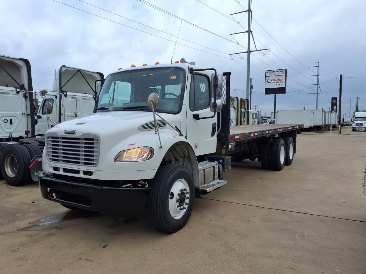 2018 Freightliner M2 106