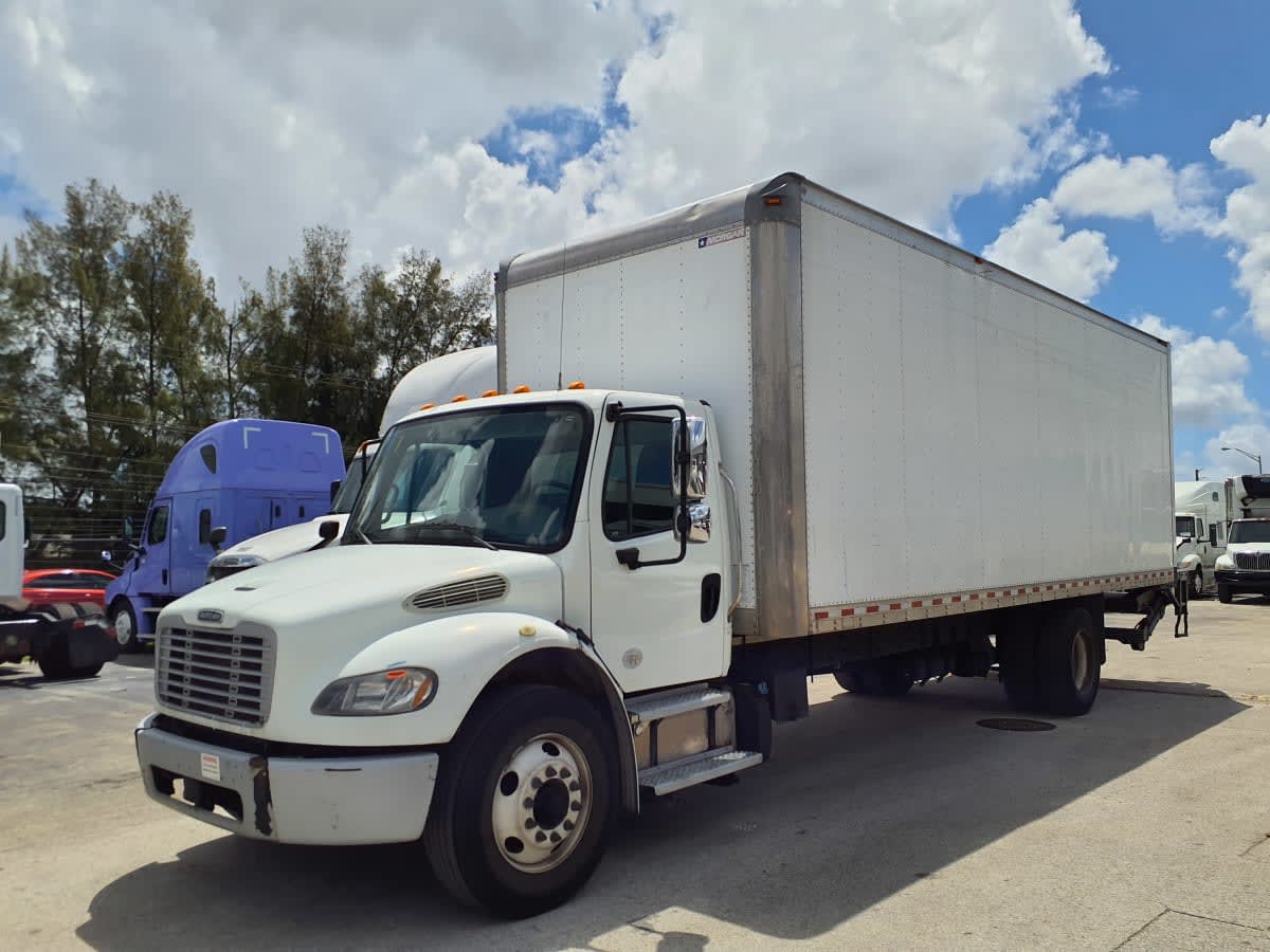 2018 Freightliner M2 106