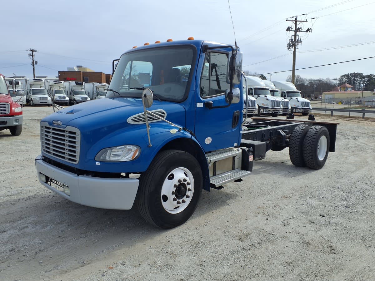 2019 Freightliner M2 106