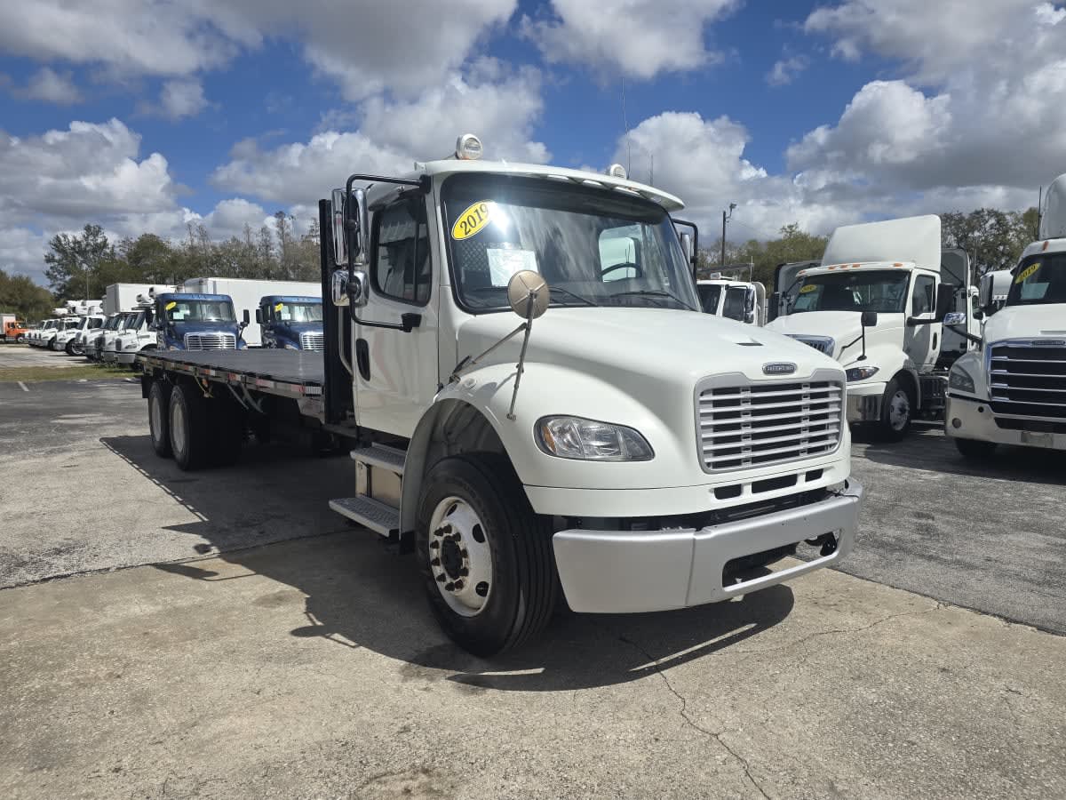 2019 Freightliner M2 106