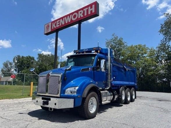 2025 Kenworth T880