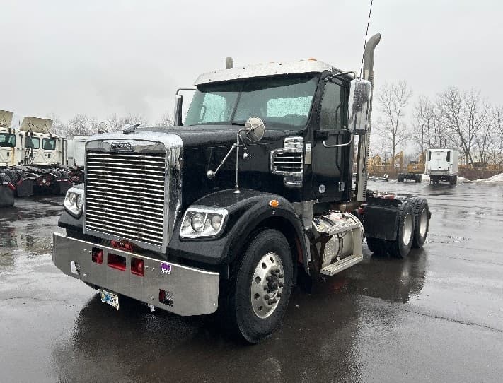 2022 Freightliner 122SD