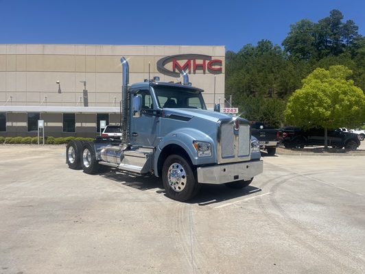2027 Kenworth T880