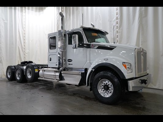 2027 Kenworth T880