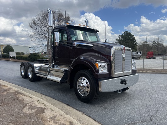 2027 Kenworth T880