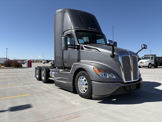 2024 Kenworth T680