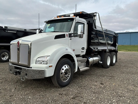 2027 Kenworth T880
