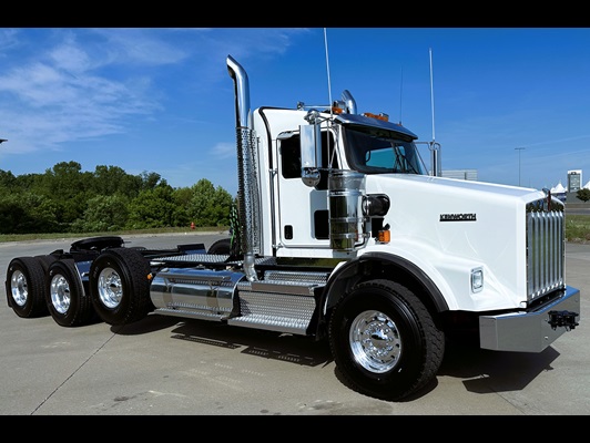 2027 Kenworth T800