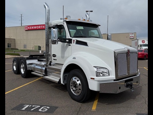 2027 Kenworth T880