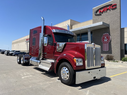 2027 Kenworth W990