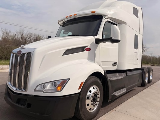 2023 Peterbilt 579