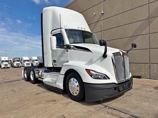 2027 Kenworth T680